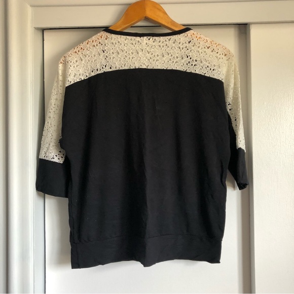Cici Vancouver 3/4 sleeve top with lace - Picture 2 of 3
